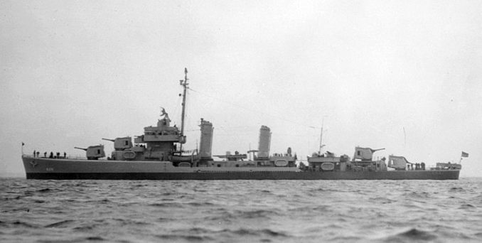 The U.S. Navy destroyer USS Satterlee (DD-626) off the Boston Navy Yard, Massachusetts (USA), on 22 September 1943. Public domain.